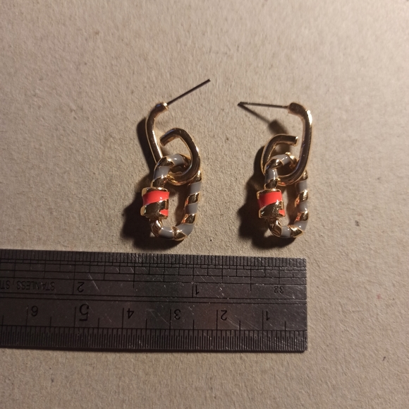 Carabiner-shaped Earrings - Picture 3 of 3